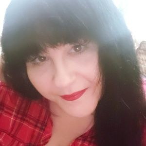 Meet your Posher, Eva